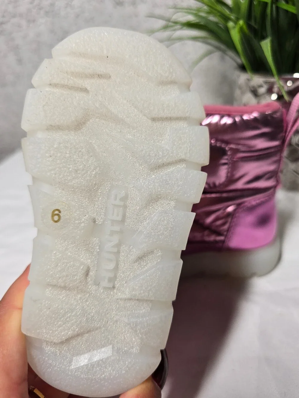 Hunter NWOB Kids' Waterproof Metallic Pink Snow Boots Size 6